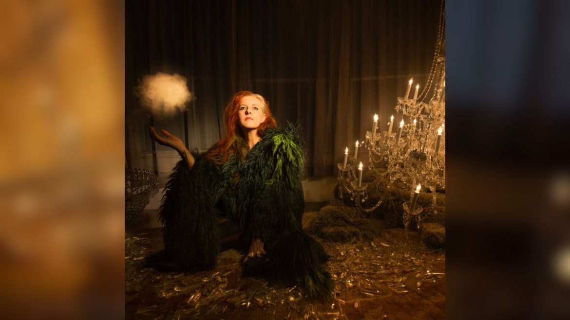 Review: “Neon Grey Midnight Green”